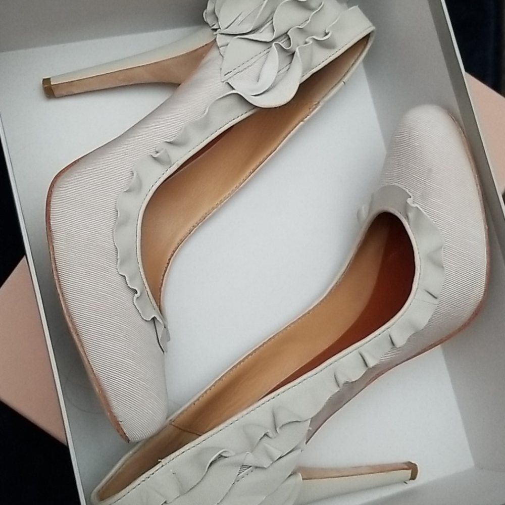 Badgley Mischka ruffle heels